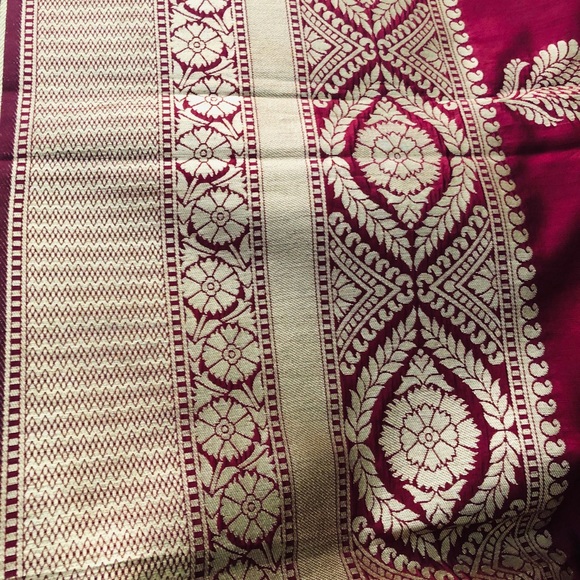 Magenta colour Baranase saree - Picture 6 of 8